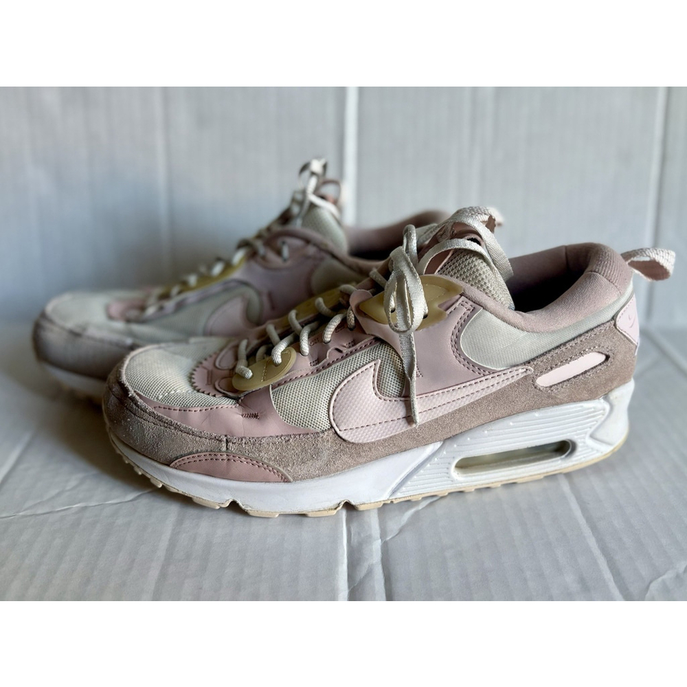 Nike Air Max 90 Futura Womens Size 10 Pink Summit White Athletic Shoes Sneakers